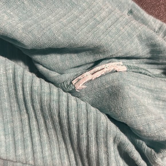 Hollister teal blue flowered appliqué tank top - Picture 8 of 8